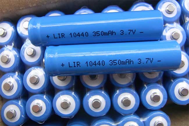 鋰電池生產(chǎn)車間濕度怎么控制？鋰電池車間用除濕機